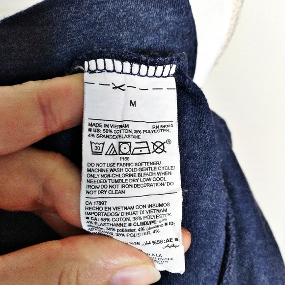 Old Navy Active Go Dry Lattice Sweatshirt - Picture 6 of 7